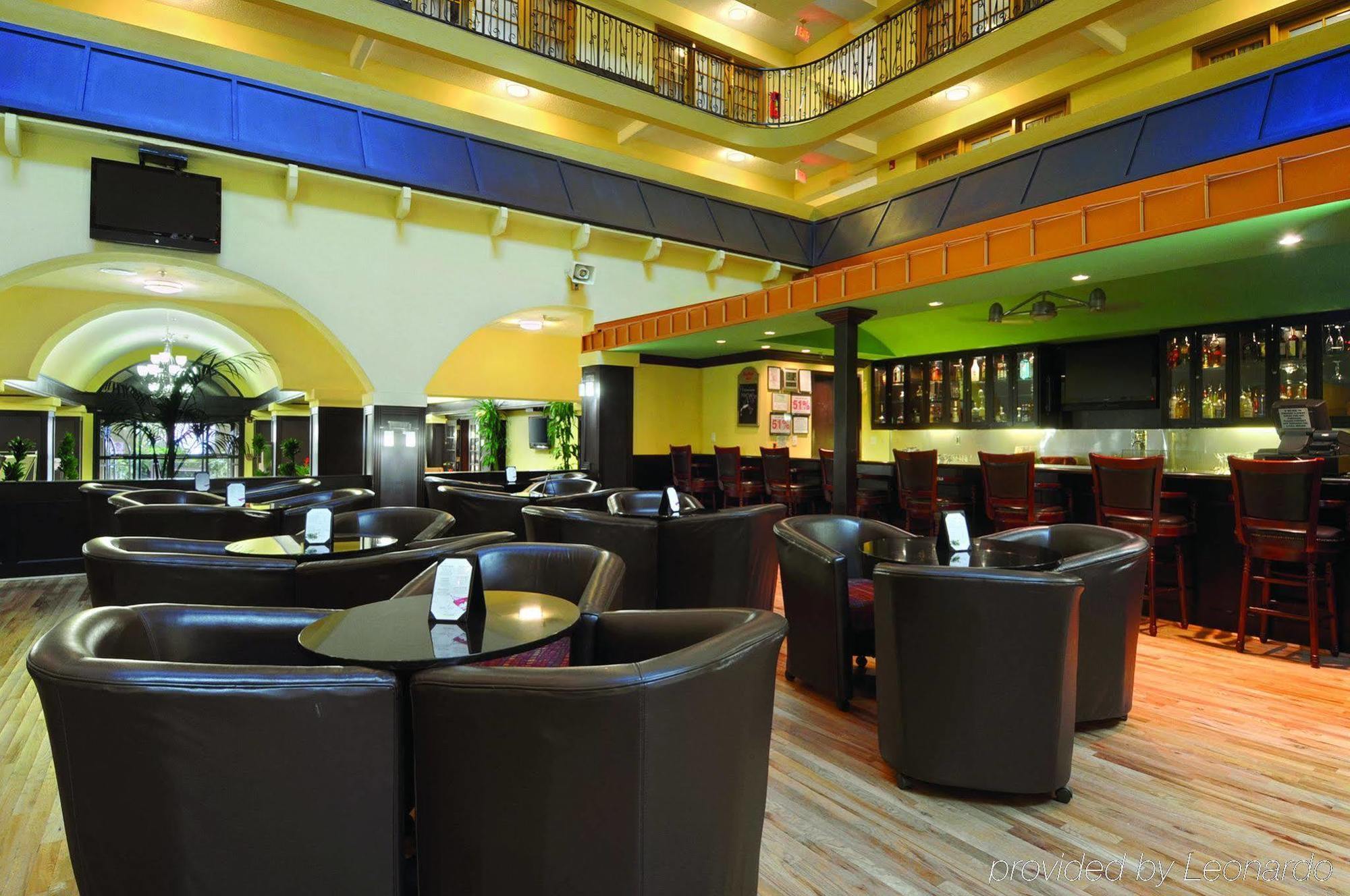 Crowne Plaza Suites Houston - Near Sugar Land Restaurant bilde