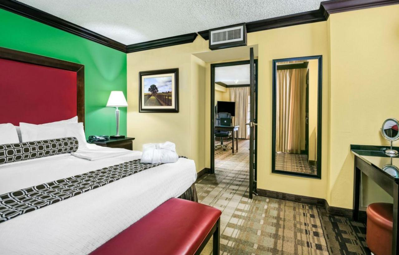 Crowne Plaza Suites Houston - Near Sugar Land Eksteriør bilde